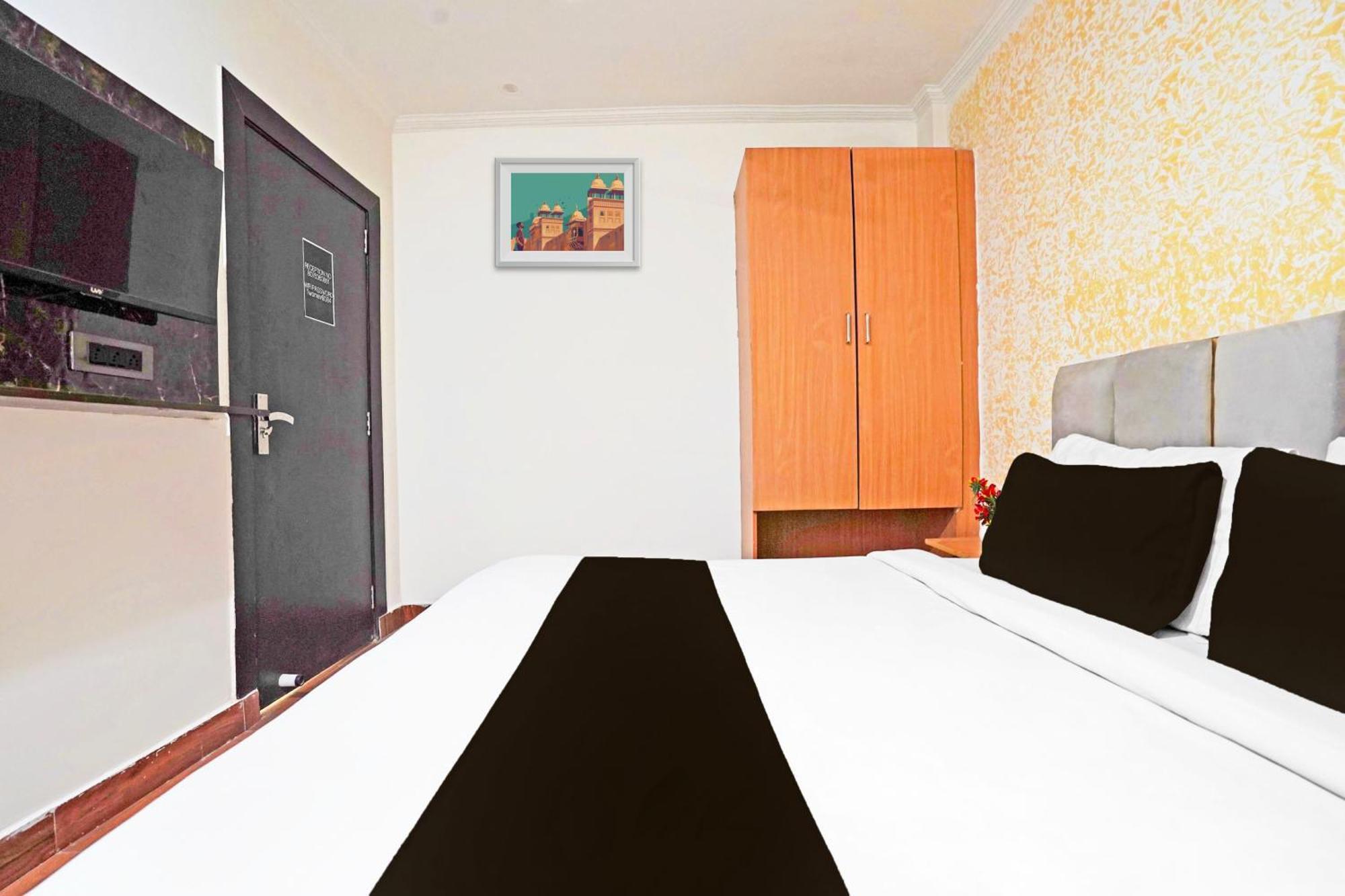 Twamev Residency Hotel New Delhi Ngoại thất bức ảnh